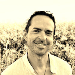 Photo de Baptiste professeur de yoga
