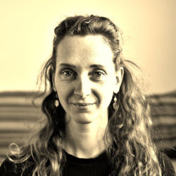 Photo de Séverine professeure de yoga
